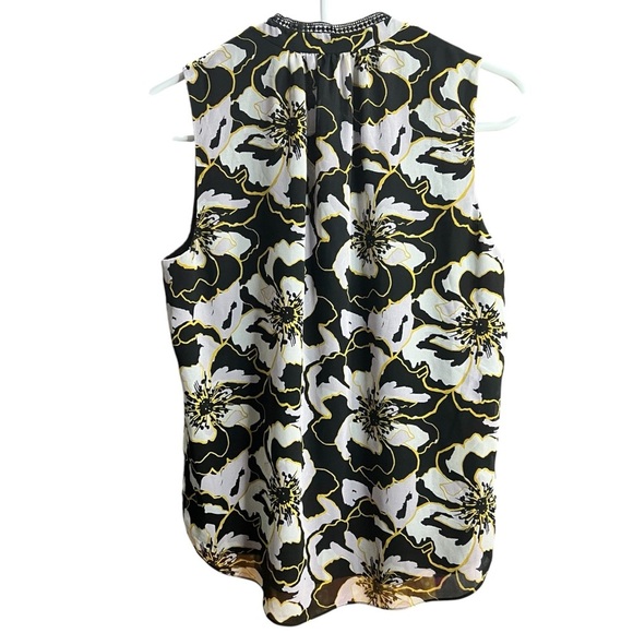 !SOLD! RW&CO. Sleeveless Chiffon Floral Blouse Deep V size Medium Casual Women - Picture 2 of 7
